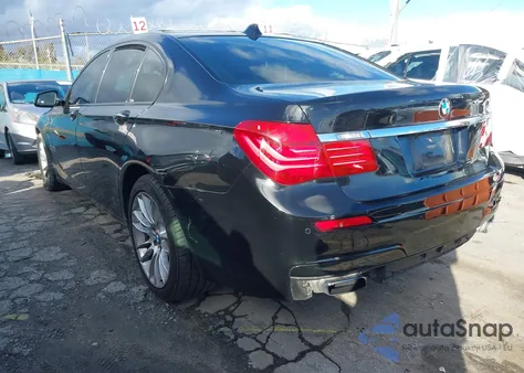 2013 BMW 740I z USA, uszkodzony, nr VIN WBAYA6C51DD143772